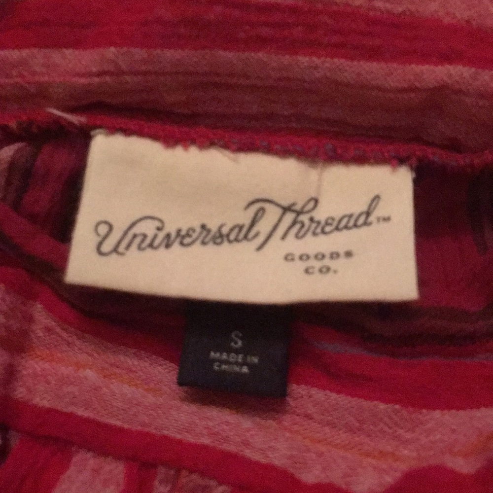 Universal Thread Top - Picture 2 of 6
